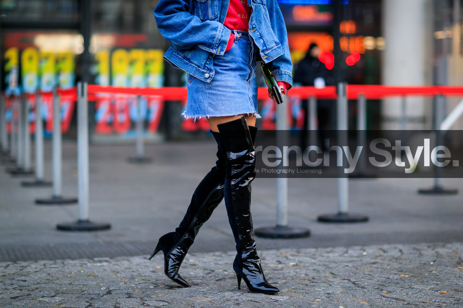balenciaga, black boots, black shoes, blue denim, denim jacket, denim skirt, high boots, high heels, red sweater, fashion week, frenchystyle, FW, jonathan paciullo, street style, PFW, PARIS, SPRING SUMMER 2017, SS 17, HAUTE COUTURE, atmosphere details, detail, horizontal