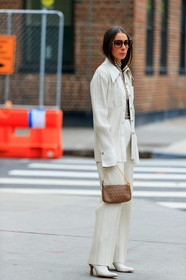 alice & j.s, alice barbier, white shirt, white pants, white top, pleated shirt, pleated pants, checked top, turtleneck top, white leather boots, high heels boots, square shape glasses, smoked sunglasses, fendi bag, hand bag, monogrammed bag, brown leather bag, golden chain strap bag, white leather shirt, fashion week, frenchystyle, FW, jonathan paciullo, street style, NYFW, NEW YORK, AUTUMN WINTER 2020-2021, FALL WINTER 2020-2021, FW 20-21, vertical, full length