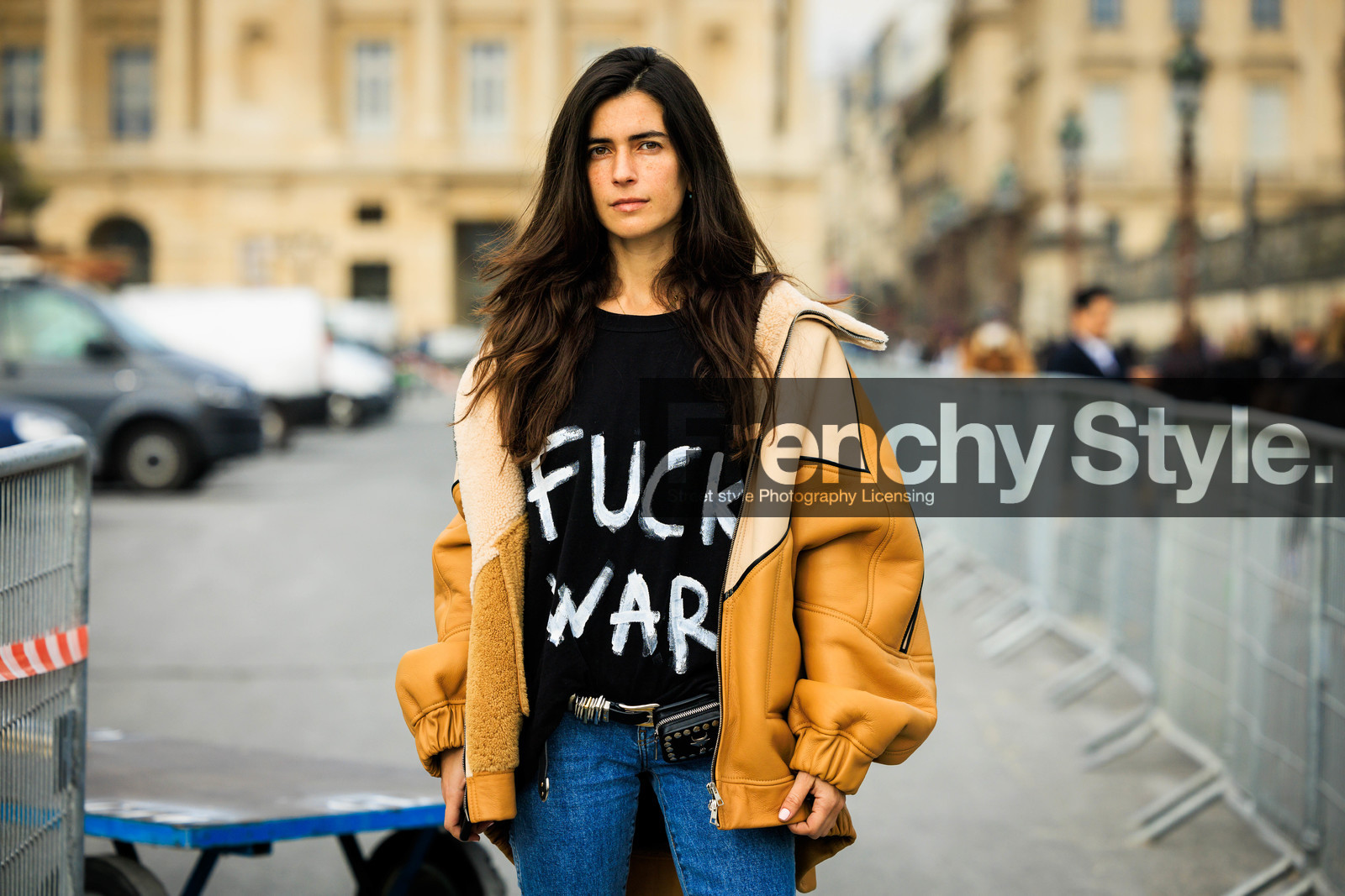 printe tshirt, fuck war, bomber jacket, leather jacket, mustard jacket, dual toned jacket, denim, skinny jeans, chiara totire, fashion week, frenchystyle, FW, jonathan paciullo, street style, AUTUMN WINTER 2022-2023, FALL WINTER 2022_2023, FW 22-23, PFW, PARIS, horizontal, atmosphere details, detail