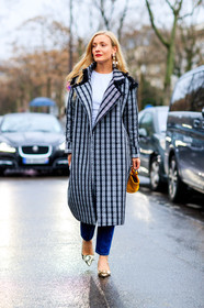 AUTUMN WINTER 2017-2018, AW 17-18, black coat, blue denim, checked coat, denim pants, earrings, FALL WINTER 2017-2018, fashion week, frenchystyle, full length, FW, FW 17-18, golden shoes, graphic coat, jeans, jonathan paciullo, kate foley, leather bag, leather shoes, PARIS, PFW, printed coat, shiny shoes, street style, trousers, vertical, white t-shirt, yellow bag