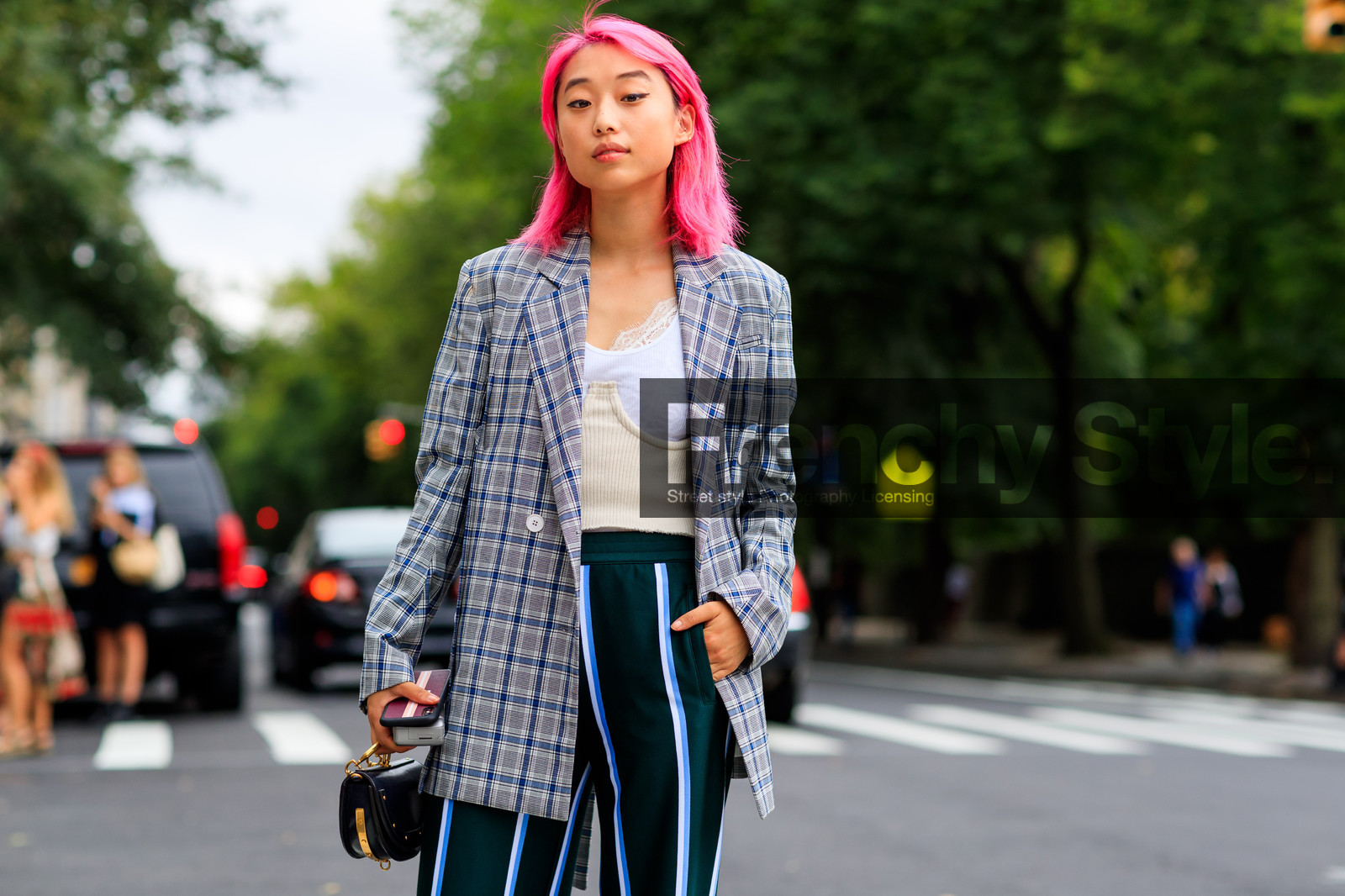 black bag, black pants, blazer, checked, chloé, dyed hair, graphic jacket, graphic pants, grey jacket, leather bag, pink hair, plaid, printed jacket, printed pants, striped pants, trousers, white top, fashion week, frenchystyle, FW, jonathan paciullo, street style, NYFW, NEW YORK, SPRING SUMMER 2019, SS 19, atmosphere details, horizontal, detail