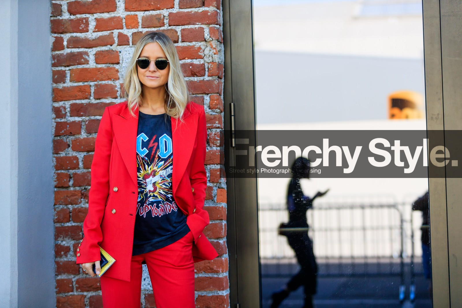 atmosphere details, black t shirt, blazer, detail, fashion week, frenchystyle, FW, graphic jacket, gucci, horizontal, jonathan paciullo, MFW, MILAN, printed jacket, printed t shirt, red jacket, red pants, SPRING SUMMER 2018, SS 18, street style, sunglasses, trousers