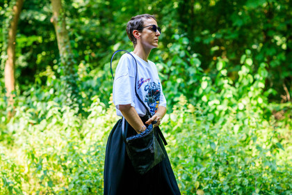 atmosphere details, black bag, black skirt, detail, fashion week, frenchystyle, FW, horizontal, jonathan paciullo, leather bag, louis vuitton, MENSWEAR, PARIS, PFW, printed bag, printed t shirt, SPRING SUMMER 2018, SS 18, street style, sunglasses, white t shirt