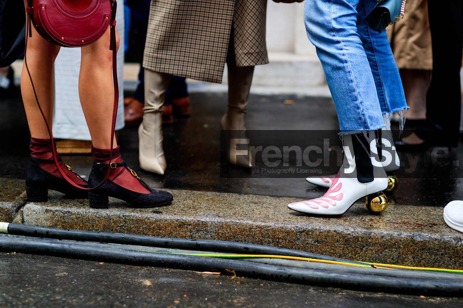 atmosphere details, black shoes, blue denim, bordeaux, burgundy, chloé, denim pants, detail, fashion week, frenchystyle, FW, golden heel, high heels, horizontal, jeans, jonathan paciullo, leather shoes, PARIS, PFW, printed shoes, red bag, red socks, SPRING SUMMER 2018, SS 18, street style, trousers, white boots