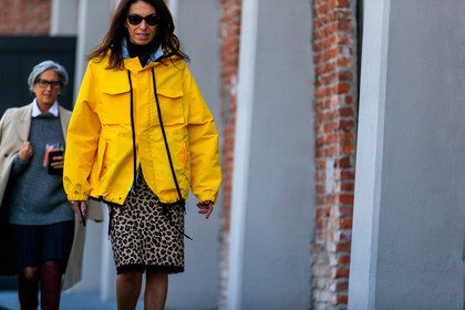 animal print, graphic skirt, leopard, printed skirt, rain coat, sunglasses, yellow jacket, fashion week, frenchystyle, FW, jonathan paciullo, street style, MFW, MILAN, AUTUMN WINTER 2018-2019, FALL WINTER 2018-2019, FW 18-19, horizontal, atmosphere details, viviana volpicella