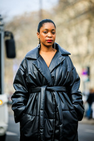 strass earrings, silver earrings, black coat, puffed coat, leather coat, red lips, rajni jacques, fashion week, frenchystyle, FW, jonathan paciullo, street style, AUTUMN WINTER 2022-2023, FALL WINTER 2022_2023, FW 22-23, PFW, PARIS, vertical, detail