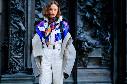 ania chiz, atmosphere details, AUTUMN WINTER 2017-2018, AW 17-18, detail, FALL WINTER 2017-2018, fashion week, frenchystyle, FW, FW 17-18, grey jacket, horizontal, jonathan paciullo, model, multicolor shirt, off the shoulder, PARIS, PFW, printed scarf, printed shirt, street style, trousers, white pants