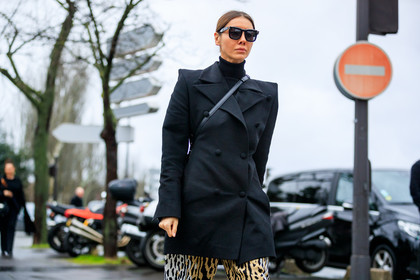animal print, atmosphere details, AUTUMN WINTER 2017-2018, AW 17-18, black jacket, black turtleneck, blazer, detail, FALL WINTER 2017-2018, fashion week, frenchystyle, FW, FW 17-18, horizontal, jonathan paciullo, julie pelipas, leopard print, PARIS, PFW, printed pants, street style, sunglasses, trousers