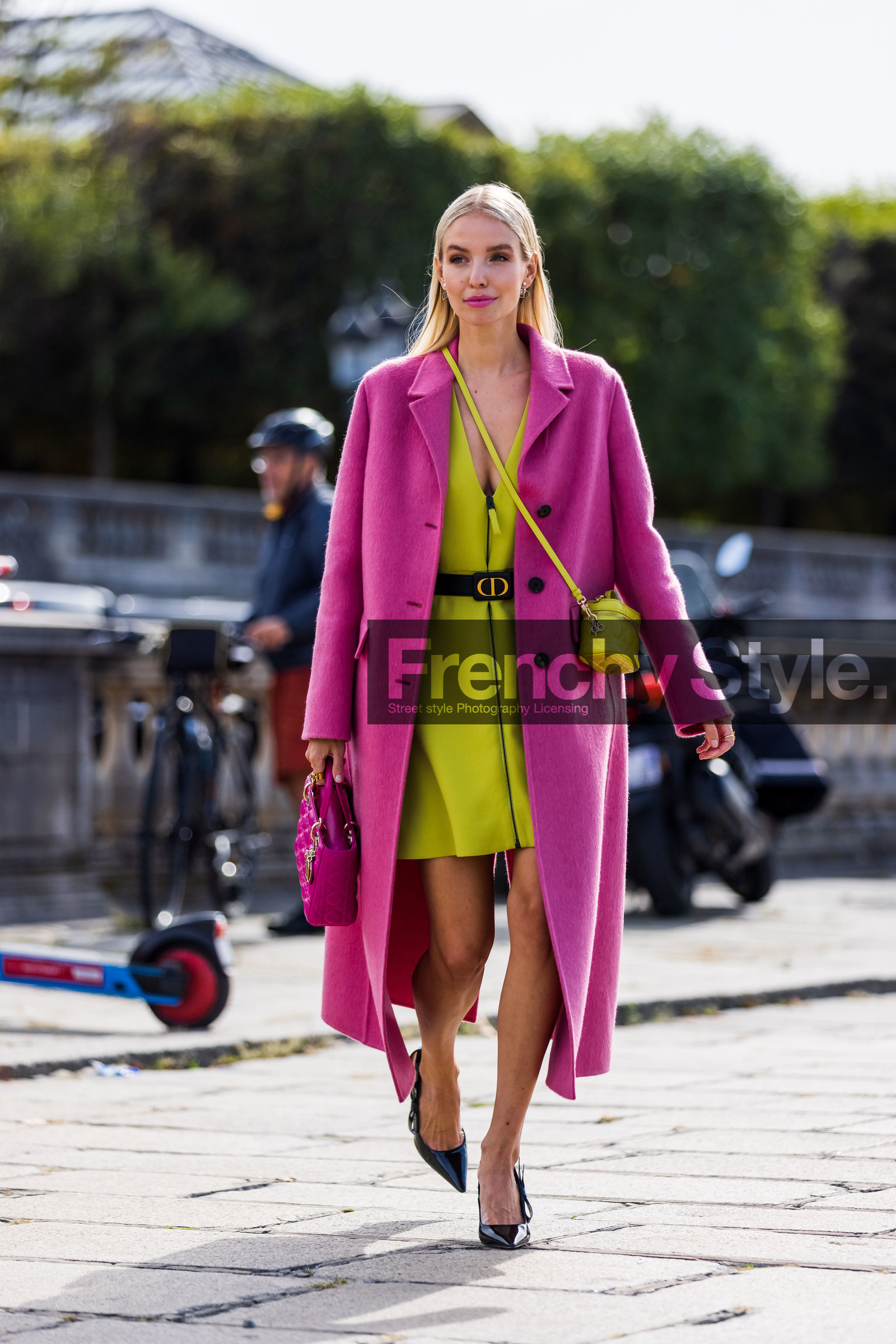 bag, belt, black belt, black heels, black pumps, coat, color, crossbody bag, dior bag, dior belt, dior look, dress, earrings, fluo pink, Leonie Hanne, patent heels, pink bag, pink coat, pump, quilted bag, yellow bag, yellow dress, street style, jonathan paciullo, FW, frenchystyle, fashion week, PFW, PARIS, SPRING SUMMER 2022, SS 22, vertical, full length