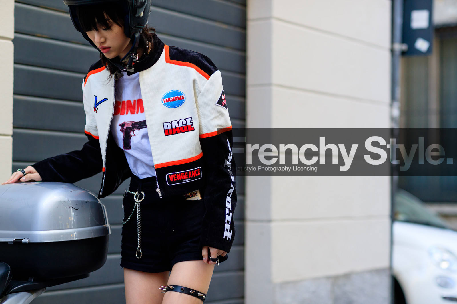 atmosphere details, biker jacket, black shorts, chains, choker, detail, fashion week, frenchystyle, FW, horizontal, jonathan paciullo, leather jacket, MFW, MILAN, model, printed jacket, sora choi, SPRING SUMMER 2017, SS 17, street style