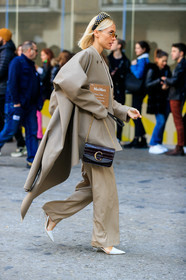 beige coat, beige pants, black bag, brown bag, chloé, headband, leather bag, leather shoes, sunglasses, trousers, viktoria rader, white shoes, MILAN, MFW, fashion week, frenchystyle, FW, jonathan paciullo, street style, AUTUMN WINTER 2019-2020, AW 19-20, FALL WINTER 2019-2020, FW 19-20, vertical, full length