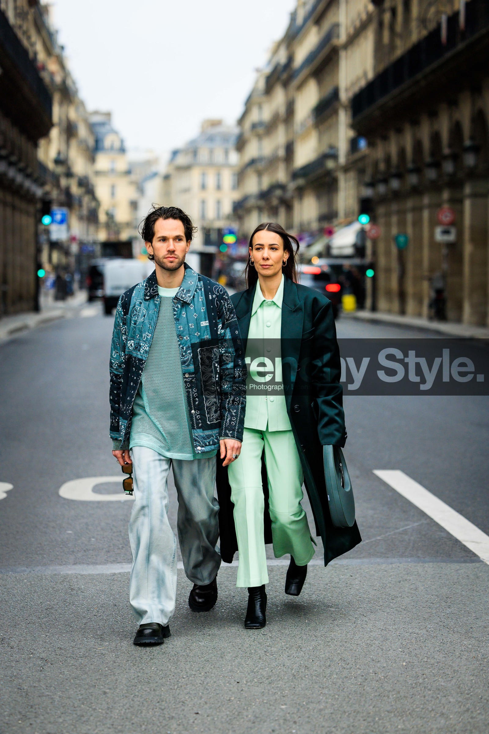 coperni bag, petrol green bag, pine green trench, satin trench, light green suit, flared pants, washed pants, black boots, black shoes, fishnet top, turquoise top, printed jacker, flower print jacket, alice & j.s, alice barbier, JS roques, street style, jonathan paciullo, FW, frenchystyle, fashion week, AUTUMN WINTER 2022-2023, FALL WINTER 2022_2023, FW 22-23, PFW, PARIS, full length, vertical