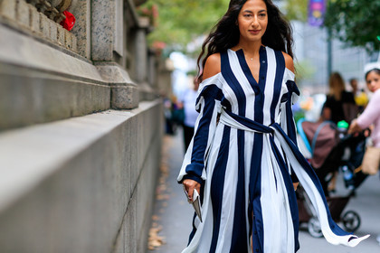 black and white, cold shoulders, graphic dress, printed dress, stripes, fashion week, frenchystyle, FW, jonathan paciullo, street style, NYFW, NEW YORK, SPRING SUMMER 2019, SS 19, atmosphere details, horizontal, detail