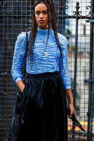 bag, black bag, black skirt, blue top, braid hairstyle, fringes, fringes bag, hairstyle, Hanna Lhoumeau, leather bag, necklace, pleated skirt, pleated top, silver necklace, skirt, fashion week, frenchystyle, FW, jonathan paciullo, street style, PFW, PARIS, SPRING SUMMER 2022, SS 22, vertical, atmosphere details