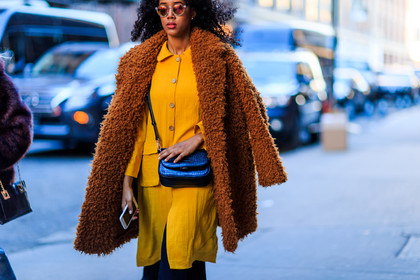 atmosphere details, AUTUMN WINTER 2016-2017, AW 16-17, black bag, brown coat, brown fur, detail, fashion week, frenchystyle, fur coat, FW, FW 16-17, horizontal, iphone, jonathan paciullo, leather bag, mirror effect, NEW YORK, NYFW, street style, sunglasses, woman, yellow dress