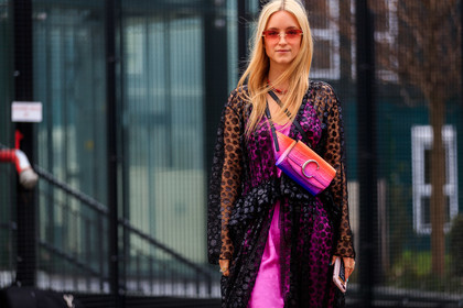 black dress, Charlotte Groeneveld, chloé, graphic bag, graphic dress, graphic jacket, leather bag, pink bag, pink dress, printed bag, printed dress, printed jacket, purple bag, ruffles, see through, sunglasses, PARIS, PFW, street style, jonathan paciullo, FW, frenchystyle, fashion week, AUTUMN WINTER 2019-2020, AW 19-20, FALL WINTER 2019-2020, FW 19-20, horizontal, atmosphere details, detail