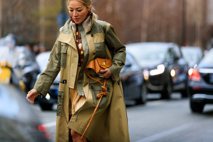camel bag, chloé, earrings, graphic jacket, green jacket, leather bag, printed jacket, tina leung, PARIS, PFW, street style, jonathan paciullo, FW, frenchystyle, fashion week, AUTUMN WINTER 2019-2020, AW 19-20, FALL WINTER 2019-2020, FW 19-20, horizontal, atmosphere details, detail
