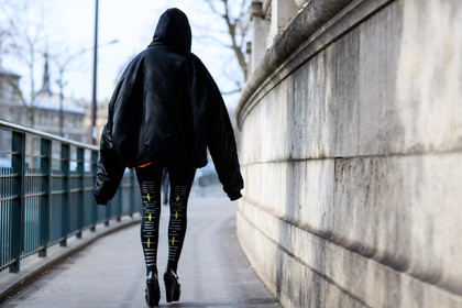 atmosphere details, AUTUMN WINTER 2017-2018, AW 17-18, back detail, black jacket, black leggings, black shoes, black sweater, black wedges, bomber jacket, FALL WINTER 2017-2018, fashion week, frenchystyle, full length, FW, FW 17-18, hoodie, horizontal, jonathan paciullo, PARIS, PFW, printed pants, street style, trousers, vêtements