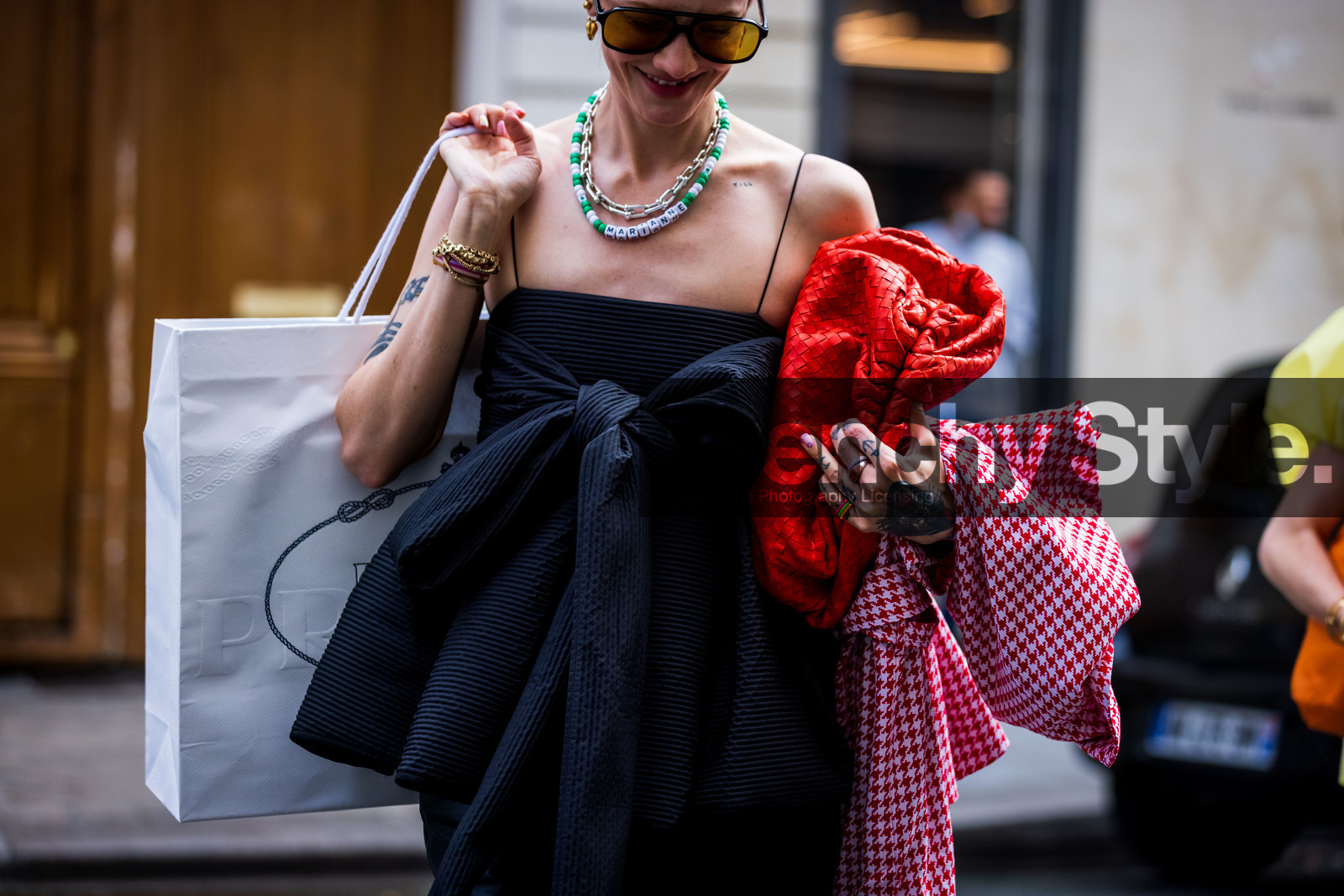 bag, black top, bottega veneta bag, bow, leather bag, necklace, peplum top, red bag, rings, ruffles, sunglasses, tattoo, top, street style, jonathan paciullo, FW, frenchystyle, fashion week, PFW, PARIS, SPRING SUMMER 2022, SS 22, horizontal, atmosphere details