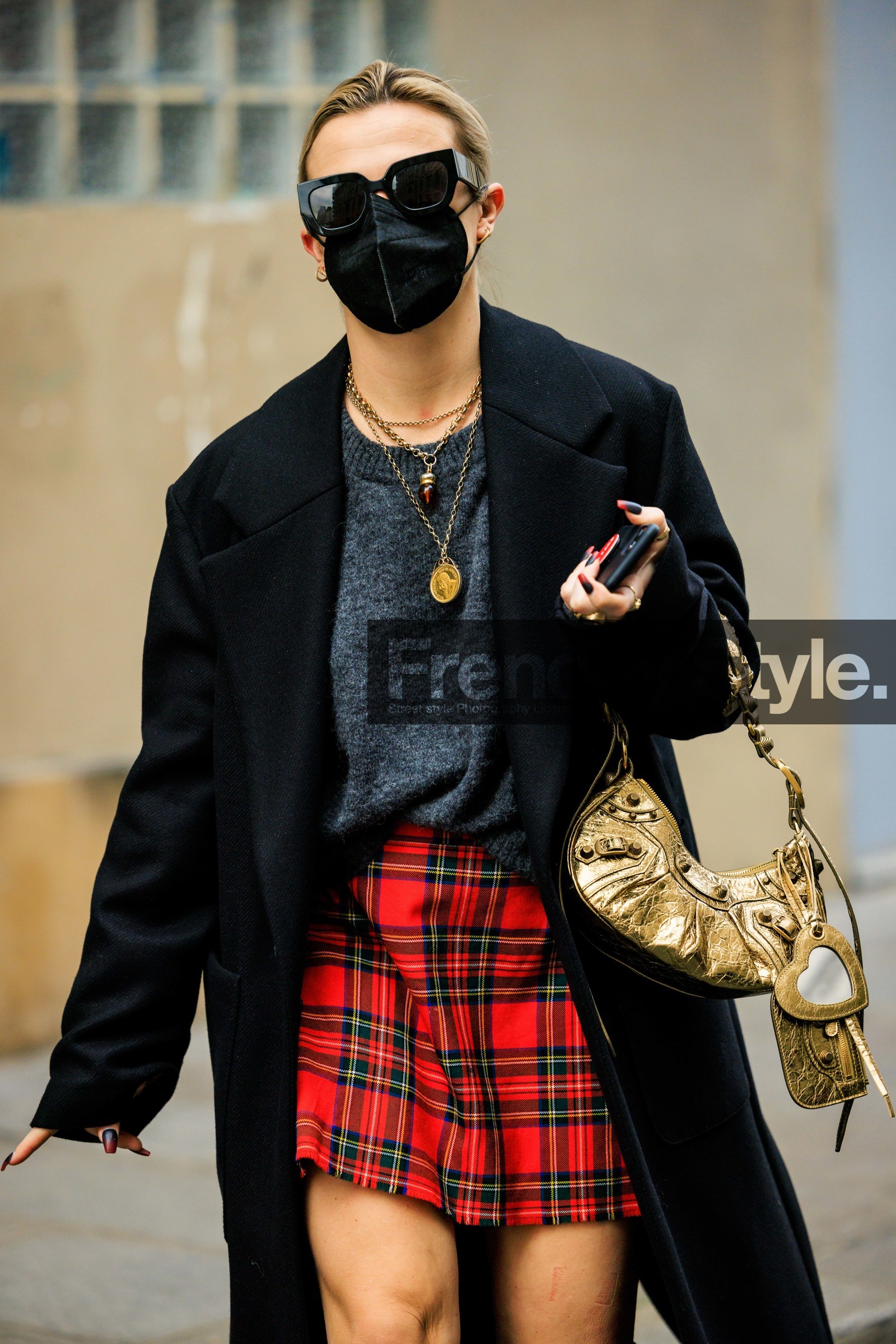 balenciaga bag, golden handbag, black coat, grey tshirt, plaid skirt, mini skirt, red skirt, black mask, multiple necklaces, fashion week, frenchystyle, FW, jonathan paciullo, street style, AUTUMN WINTER 2022-2023, FALL WINTER 2022_2023, FW 22-23, PFW, PARIS, vertical, detail