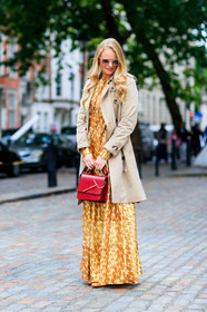beige coat, fashion week, frenchystyle, full length, FW, graphic dress, jonathan paciullo, leather bag, LFW, LONDON, long dress, printed dress, red bag, SPRING SUMMER 2018, SS 18, street style, trench coat, vertical, yellow dress