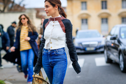 atmosphere details, AUTUMN WINTER 2017-2018, AW 17-18, beige bag, blue denim, brocard, denim pants, detail, embroidered bag, FALL WINTER 2017-2018, fashion week, frenchystyle, FW, FW 17-18, gala gonzalez, geometric, graphic top, horizontal, jeans, jonathan paciullo, leather bag, loewe, PARIS, PFW, street style, trousers