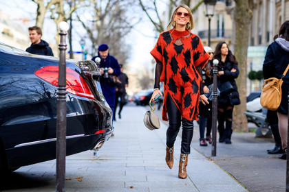 atmosphere details, AUTUMN WINTER 2017-2018, AW 17-18, black pants, brown boots, chloé, earrings, FALL WINTER 2017-2018, fashion week, frenchystyle, full length, FW, FW 17-18, helena bordon, high heels, horizontal, houndstooth pattern, jonathan paciullo, leather bag, leather pants, leather shoes, nude bag, PARIS, PFW, red sweater, snake print, street style, sunglasses, trousers, zip
