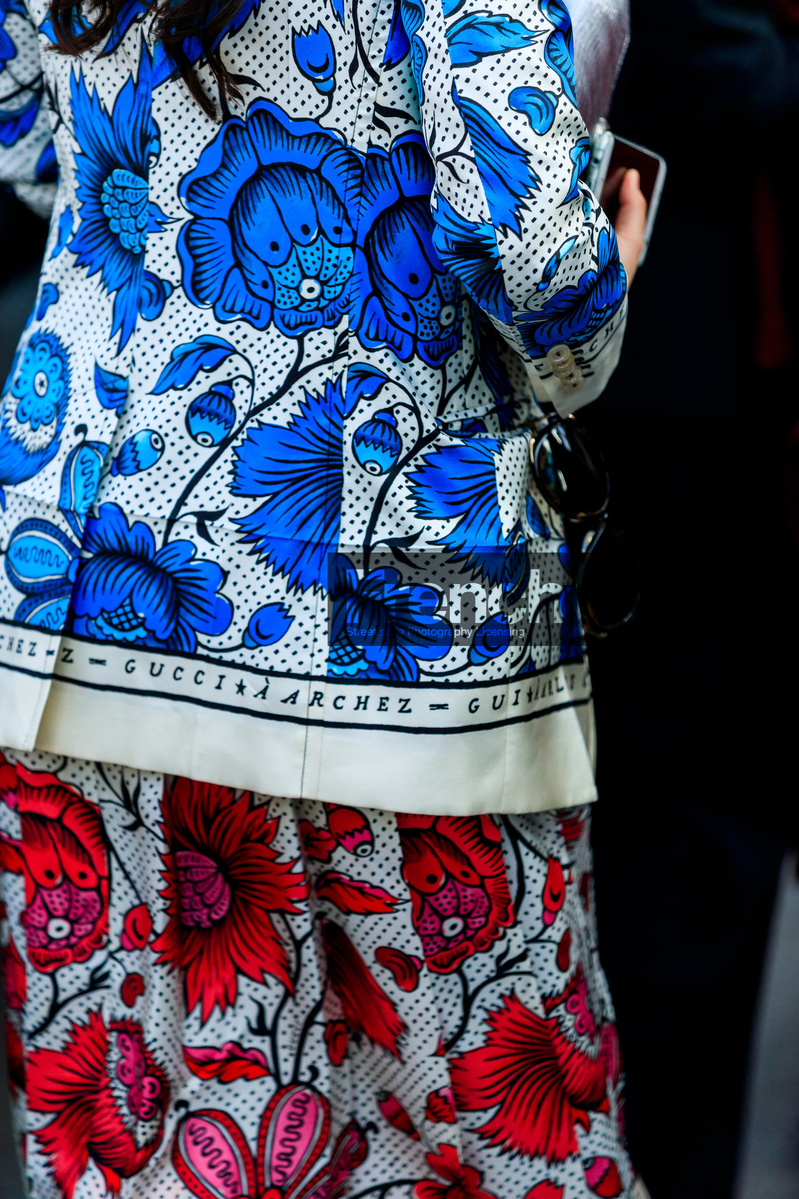 blue jacket, floral, flowers, graphic jacket, graphic skirt, gucci, printed jacket, printed skirt, white jacket, white skirt, fashion week, frenchystyle, FW, jonathan paciullo, street style, MFW, MILAN, AUTUMN WINTER 2019-2020, AW 19-20, FALL WINTER 2019-2020, FW 19-20, vertical, atmosphere details, detail
