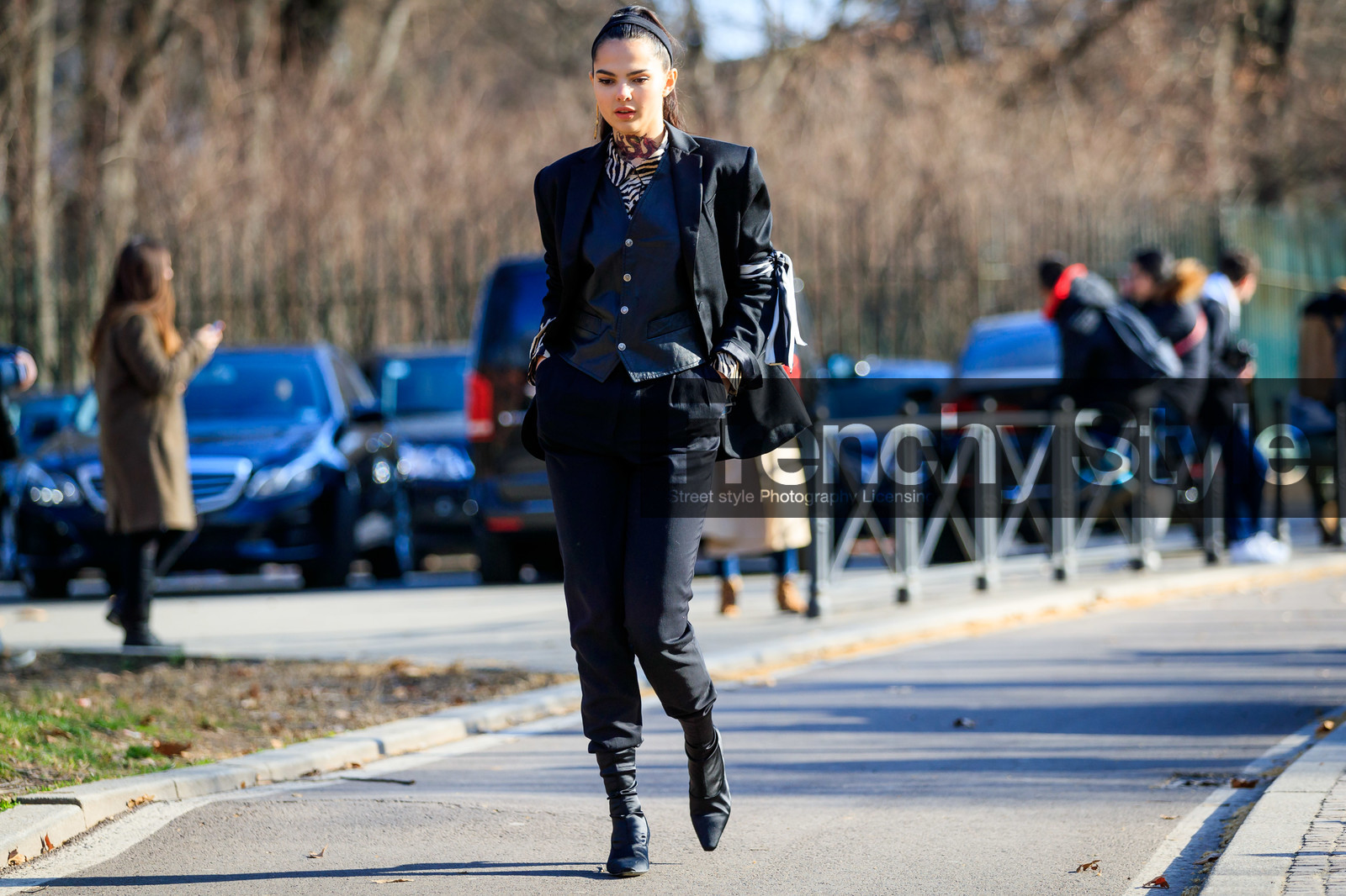 black jacket, black pants, black shoes, black top, blazer, doina ciobanu, earrings, headband, leather shoes, leather top, ponytail, tone on tone, total look black, trousers, MILAN, MFW, fashion week, frenchystyle, FW, jonathan paciullo, street style, AUTUMN WINTER 2019-2020, AW 19-20, FALL WINTER 2019-2020, FW 19-20, atmosphere details, full length, horizontal