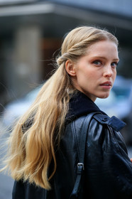 model, close up detail, nude make up, hair details, plaited hair, black leather jacket, black sweatshirt, make up, make up details, fashion week, frenchystyle, FW, jonathan paciullo, street style, NYFW, NEW YORK, AUTUMN WINTER 2020-2021, FALL WINTER 2020-2021, FW 20-21, vertical, portrait, detail, atmosphere details