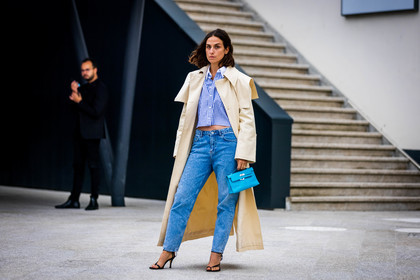 bag, beige coat, black sandals, blue bag, blue denim, blue jean, blue shirt, coat, denim, Erika Boldrin, hermes bag, jean, kelly bag, sandals, shirt, small bag, striped shirt, stripes, street style, jonathan paciullo, FW, frenchystyle, fashion week, PFW, PARIS, SPRING SUMMER 2022, SS 22, horizontal, atmosphere details, full length