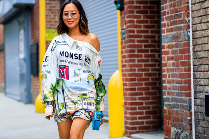 blue bag, drawings, floral, flowers, graphic dress, leather bag, louis vuitton, multicolor dress, off the shoulder, printed dress, sunglasses, turquoise, fashion week, frenchystyle, FW, jonathan paciullo, street style, NYFW, NEW YORK, SPRING SUMMER 2019, SS 19, atmosphere details, horizontal, detail