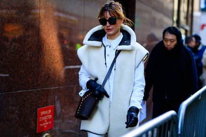 atmosphere details, AUTUMN WINTER 2017-2018, AW 17-18, black bag, black gloves, denim jacket, denim pants, detail, ece sukan, FALL WINTER 2017-2018, fashion week, frenchystyle, FW, FW 17-18, horizontal, jeans, jonathan paciullo, leather bag, leather jacket, NEW YORK, NYFW, shearling, street style, studs, sunglasses, trousers, white denim, white fur, white jacket