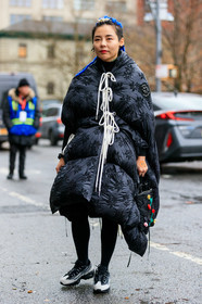 moncler coat, black coat, down jacket, laced coat, brocart coat, nike shoes, black sneackers, grey sneakers, light grey sneakers, black tights, black bag, floral embroidered bag, hand bag, blue hair, pearl hair clip, hair details, asymetrical coat, oversize coat, fashion week, frenchystyle, FW, jonathan paciullo, street style, AUTUMN WINTER 2020-2021, FALL WINTER 2020-2021, FW 20-21, vertical, full length, NYFW, NEW YORK