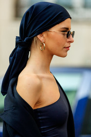 asymetric, black coat, black scarf, black top, caro daur, earrings, headscarf, one shoulder, sunglasses, MILAN, MFW, fashion week, frenchystyle, FW, jonathan paciullo, street style, AUTUMN WINTER 2019-2020, AW 19-20, FALL WINTER 2019-2020, FW 19-20, vertical, atmosphere details, detail