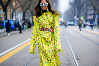 atmosphere details, AUTUMN WINTER 2017-2018, AW 17-18, brown belt, detail, FALL WINTER 2017-2018, fashion week, floral, flower, frenchystyle, fun sunglasses, FW, FW 17-18, horizontal, jonathan paciullo, leather belt, MFW, MILAN, ploy chava, printed dress, street style, sunglasses, vêtements, yellow dress