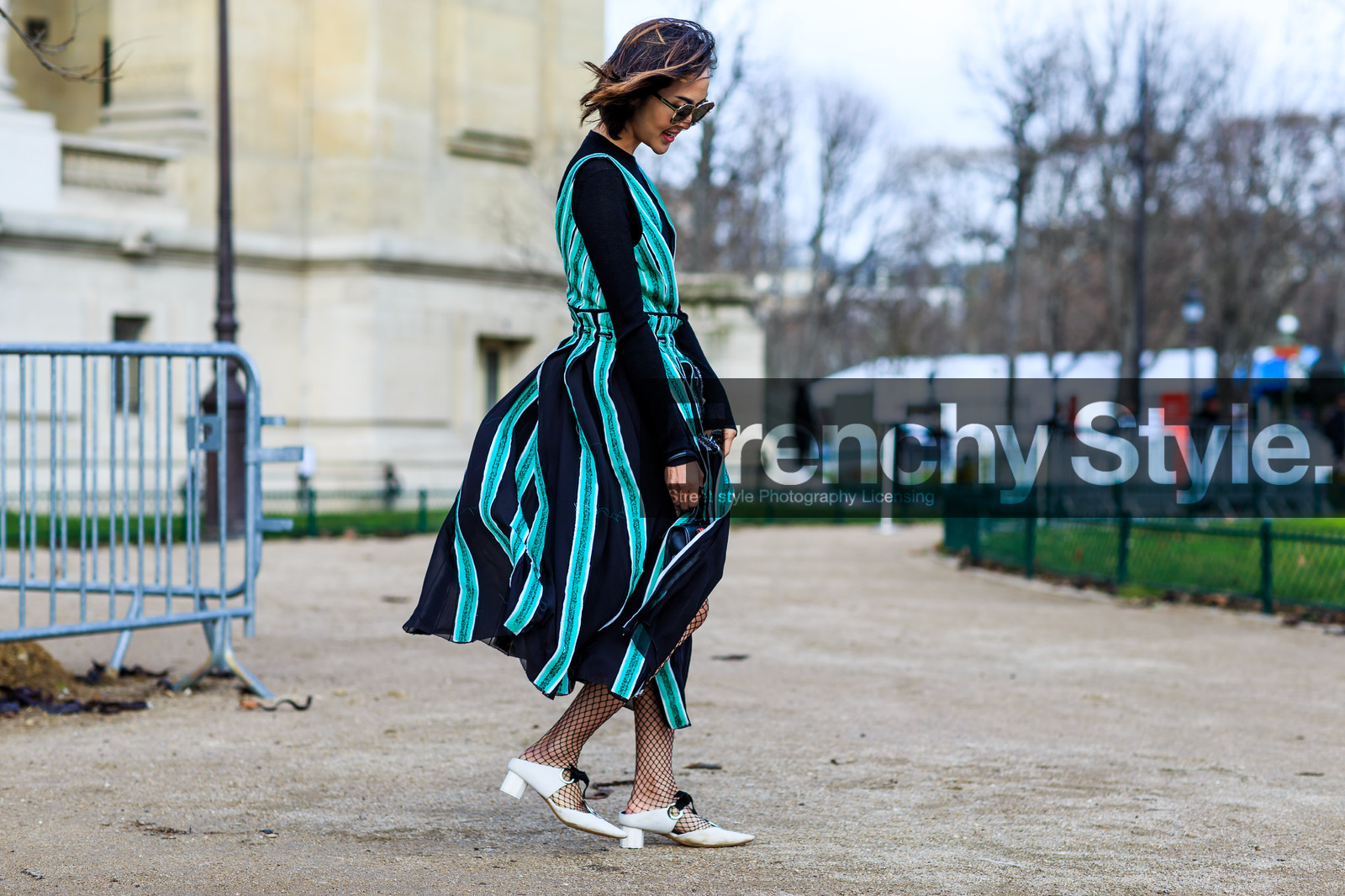 atmosphere details, AUTUMN WINTER 2016-2017, AW 16-17, black bag, black sweater, Caroline Christiansson, Chriselle Lim, FALL WINTER 2016-2017, fashion week, fishnet, frenchystyle, full length, FW, FW 16-17, graphic dress, graphic shoes, green dress, horizontal, jonathan paciullo, leather bag, leather shoes, mini bag, PARIS, PFW, street style, sunglasses, white shoes