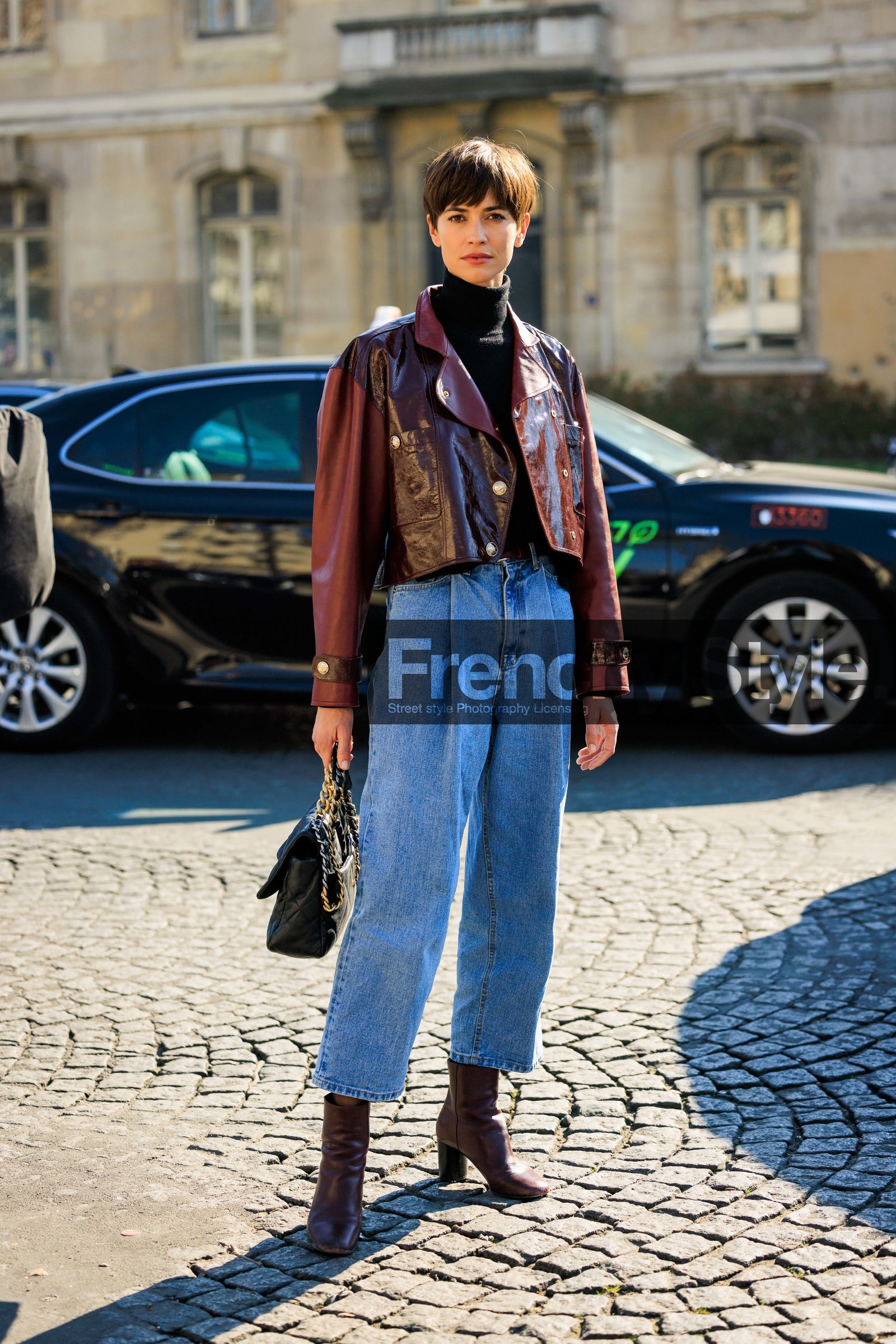 black turtleneck, short jacket, burgundy jacket, cropped jacket, highwaist jeans, classic jeans, 90s styles, black handbag, chanel bag, chanel, short hair, baggy jeans, burgundy boots, model, FW 22-23, FALL WINTER 2022_2023, AUTUMN WINTER 2022-2023, fashion week, frenchystyle, FW, jonathan paciullo, street style, PFW, PARIS, full length, vertical, heeled bottines