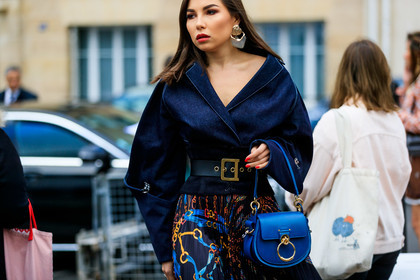 black belt, blue bag, blue denim, chloé, denim jacket, graphic skirt, leather bag, leather belt, navy skirt, pleated skirt, printed skirt, PARIS, PFW, street style, jonathan paciullo, FW, frenchystyle, fashion week, AUTUMN WINTER 2019-2020, AW 19-20, FALL WINTER 2019-2020, FW 19-20, horizontal, atmosphere details, detail