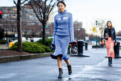 atmosphere details, AUTUMN WINTER 2016-2017, AW 16-17, blue dress, brown boots, fashion week, frenchystyle, full length, FW, FW 16-17, high heels, horizontal, jonathan paciullo, knit dress, leather boots, louis vuitton, monogram, NEW YORK, NYFW, street style, stripes, woman