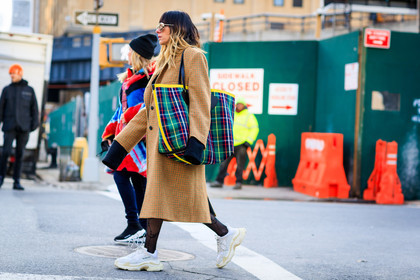 balenciaga, brown coat, checked, checked bag, graphic bag, graphic jacket, green bag, houndstooth pattern, leather bag, leather shoes, plaid, printed bag, printed jacket, sunglasses, tartan, white sneakers, street style, jonathan paciullo, FW, frenchystyle, fashion week, NYFW, NEW YORK, AUTUMN WINTER 2018-2019, AW 18-19, FALL WINTER 2018-2019, FW 18-19, atmosphere details, horizontal, full length