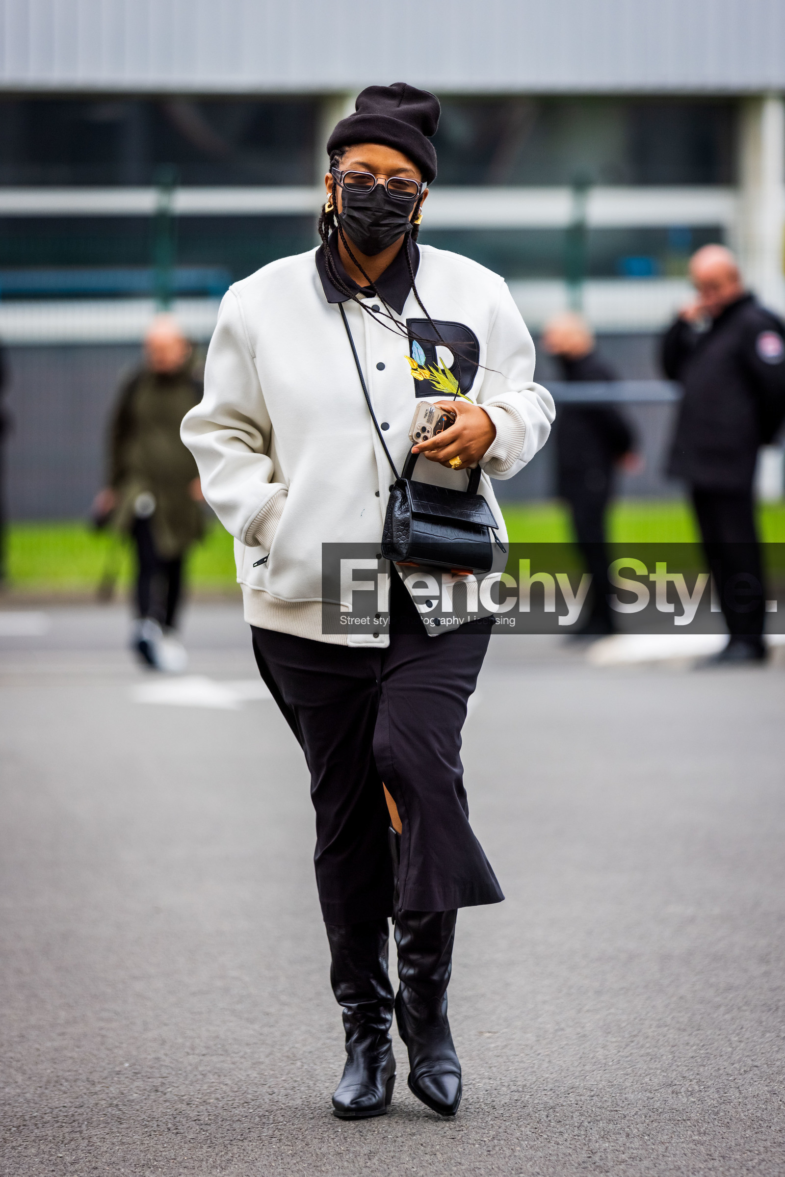 bag, beanie, black beanie, black boots, black santiags, black skirt, boots, croco bag, facial mask, glasses, jacket, leather bag, leather boots, santaigs, skirt, white jacket, street style, jonathan paciullo, FW, frenchystyle, fashion week, PFW, PARIS, SPRING SUMMER 2022, SS 22, vertical, full length
