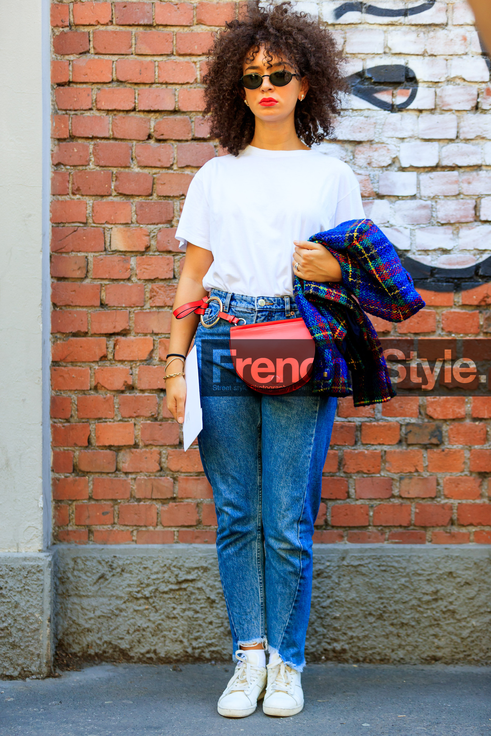 blue denim, denim pants, fanny pack, fashion week, frenchystyle, full length, FW, jeans, jonathan paciullo, leather bag, leather shoes, MFW, MILAN, red bag, red lips, SPRING SUMMER 2018, SS 18, street style, sunglasses, tartan, trousers, vertical, white sneakers, white t shirt