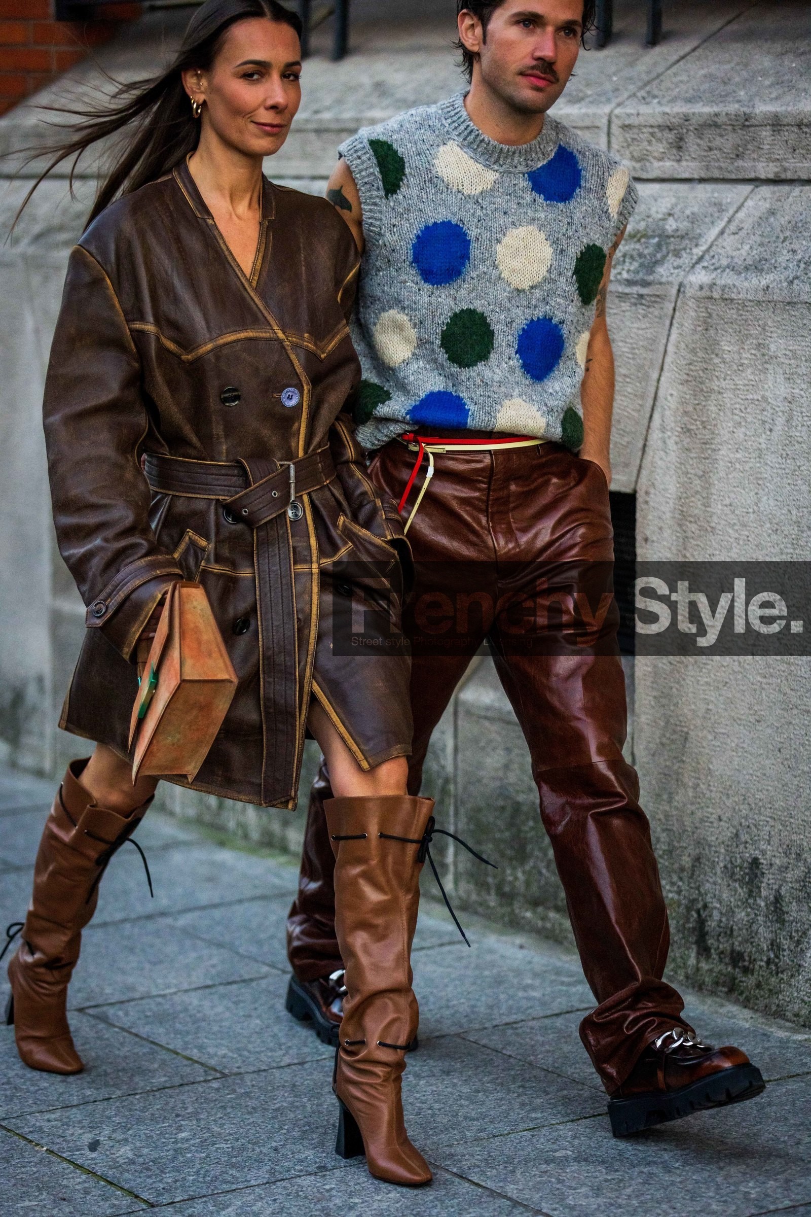 acne studios bag, acne studios look, Alice Barbier, bag, belted jacket, boots, brown boots, brown jacket, brown pants, brown plateform, dots, grey knitwear, high boots, jacket, Jean-Sebastien Roques, knitwear, leather boots, leather jacket, leather pants, menswear, orange bag, pants, plateform, print, printed knitwear, sleveless knitwear, street style, jonathan paciullo, FW, frenchystyle, fashion week, PFW, PARIS, SPRING SUMMER 2022, SS 22, vertical, atmosphere details