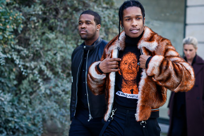 black pants, black t shirt, bomber jacket, braids, brown fur, dior homme, fur jacket, printed t shirt, trousers, fashion week, frenchystyle, FW, jonathan paciullo, street style, PFW, PARIS, SPRING SUMMER 2017, SS 17, HAUTE COUTURE, atmosphere details, detail, horizontal, asap rocky