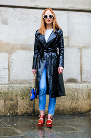 AUTUMN WINTER 2017-2018, AW 17-18, black jacket, blue bag, blue denim, brown shoes, denim pants, FALL WINTER 2017-2018, fashion week, frenchystyle, full length, fun sunglasses, FW, FW 17-18, high heels, jeans, jonathan paciullo, leather bag, leather shoes, PARIS, PFW, street style, sunglasses, trench coat, trousers, varnished leather, vertical, wedges, white t shirt