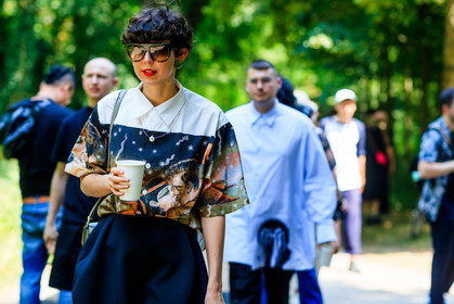atmosphere details, detail, fashion week, frenchystyle, FW, horizontal, jonathan paciullo, MENSWEAR, PARIS, PFW, prada, printed shirt, red lips, SPRING SUMMER 2018, SS 18, street style, sunglasses