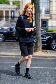 black bag, black shoes, black shorts, black socks, black sweater, fashion week, frenchystyle, full length, FW, jonathan paciullo, leather shoes, MENSWEAR, PARIS, PFW, SPRING SUMMER 2018, SS 18, street style, tone on tone, total look black, vertical