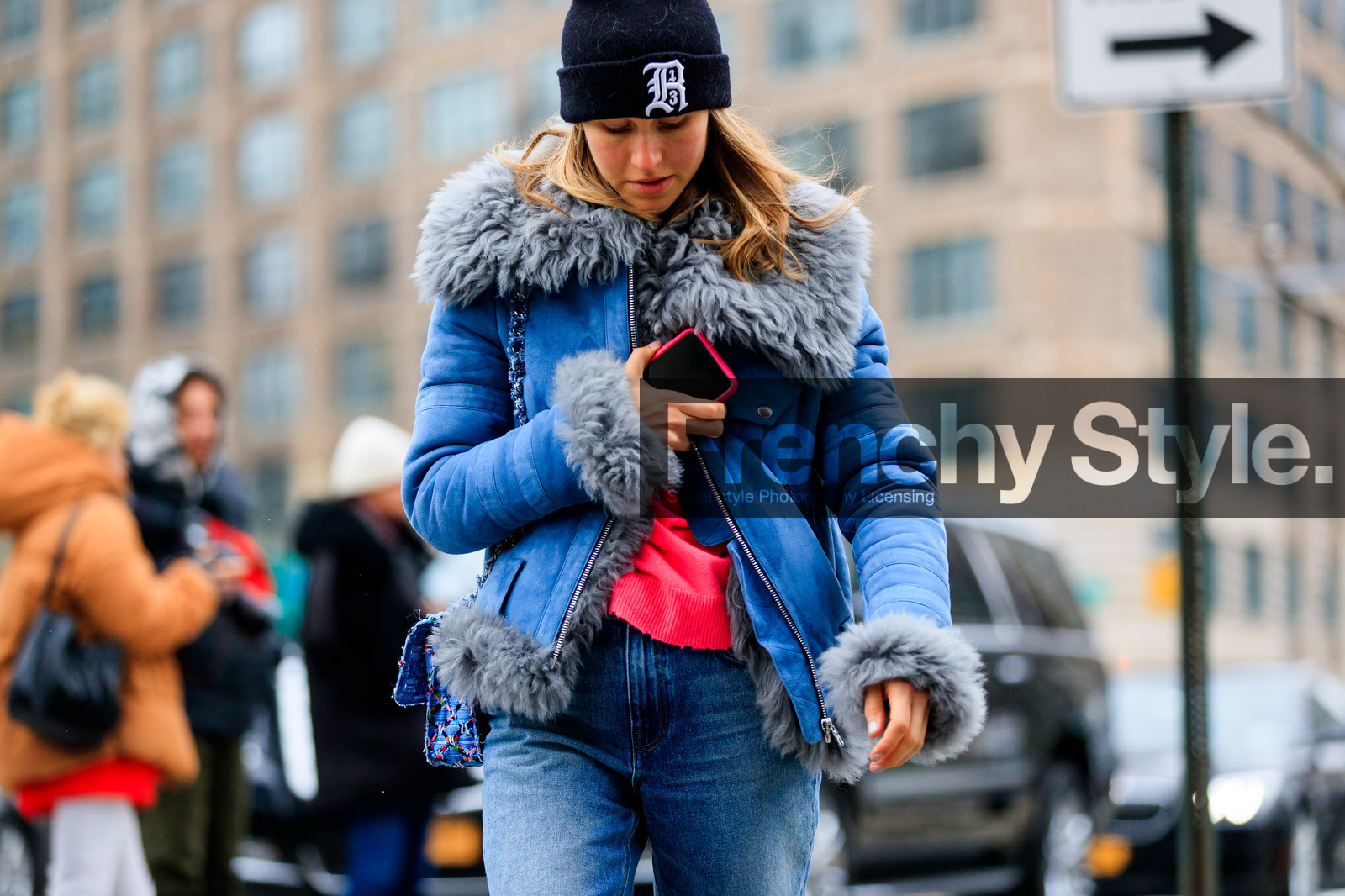 black beanie, blue denim, blue jacket, denim pants, fur collar, jeans, leather bag, shearling, trousers, street style, jonathan paciullo, FW, frenchystyle, fashion week, NYFW, NEW YORK, AUTUMN WINTER 2018-2019, AW 18-19, FALL WINTER 2018-2019, FW 18-19, atmosphere details, horizontal, detail, jessica minkoff