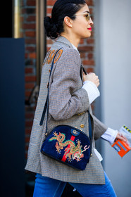 animal print, beige jacket, blazer, blue bag, blue denim, denim pants, graphic bag, gucci, jeans, leather bag, printed bag, red lips, trousers, fashion week, frenchystyle, FW, jonathan paciullo, street style, MFW, MILAN, AUTUMN WINTER 2018-2019, FALL WINTER 2018-2019, FW 18-19, vertical, detail, atmosphere details, caroline issa
